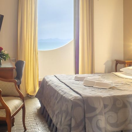 מונדרגונה Hotel Sinuessa Terme מראה חיצוני תמונה