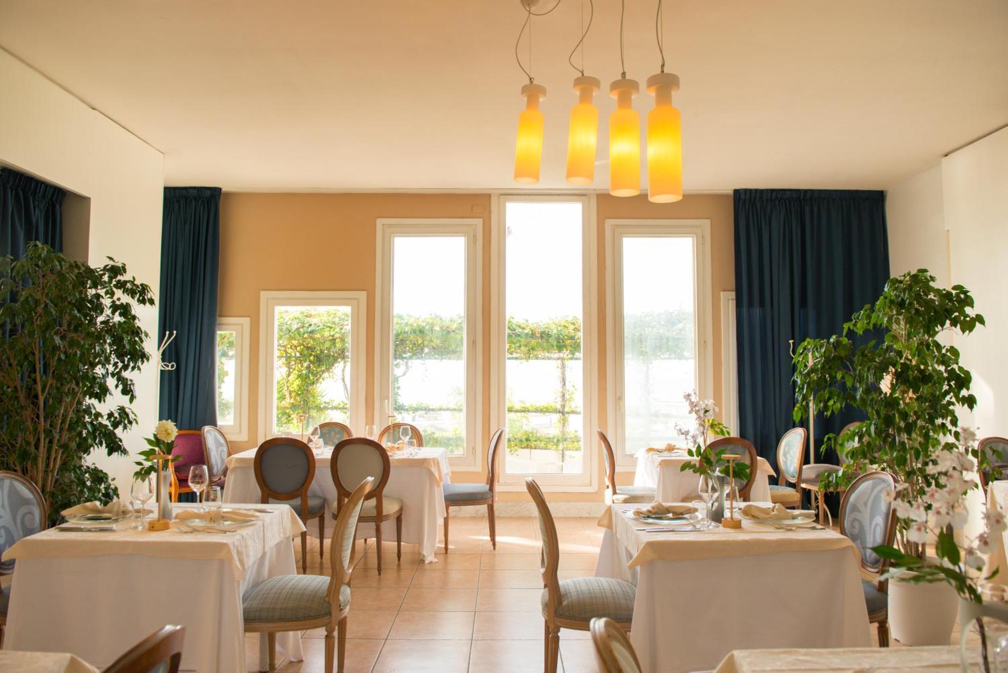 מונדרגונה Hotel Sinuessa Terme מראה חיצוני תמונה