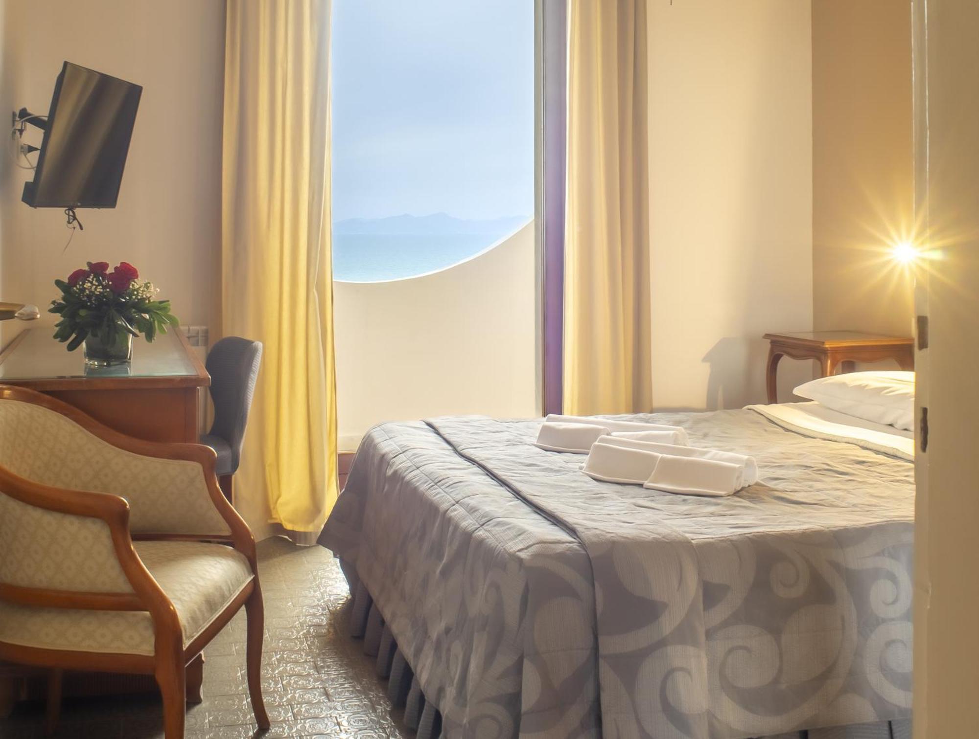 מונדרגונה Hotel Sinuessa Terme מראה חיצוני תמונה